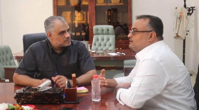 
                     لقاء مشترك ضم قيادتي صندوق صيانة الطرق والسلطة المحلية بالتواهي لمناقشة أوضاع الطرق