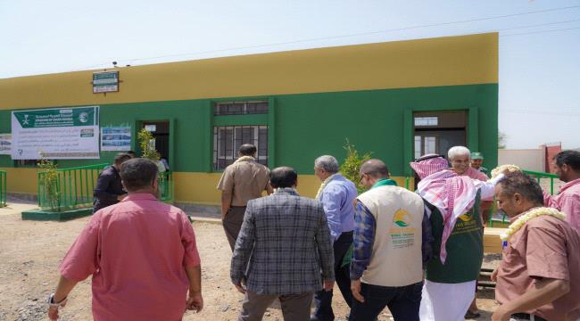 
                     فريق مركز الملك سلمان يتفقد سير الأعمال الإنشائية لمدرسة قرية الموقبة بجحاف الضالع
