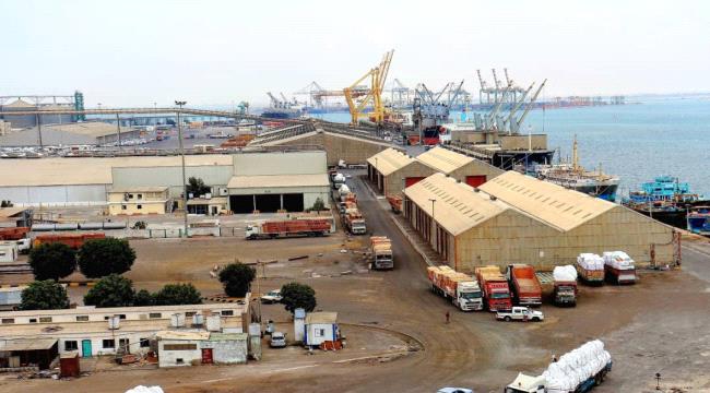 
                     ميناء المعلا يفرغ حمولة باخرة بلغت 13 الف طن في وقت قياسي 