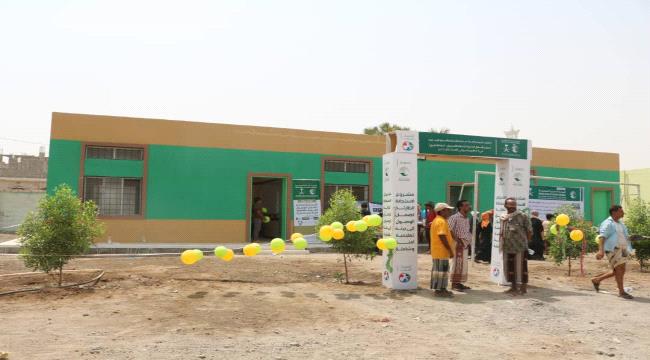 
                     مركز الملك سلمان يسلم سلطات تعز أربع مدارس بعد بناء فصول إضافية واعادة تأهيل