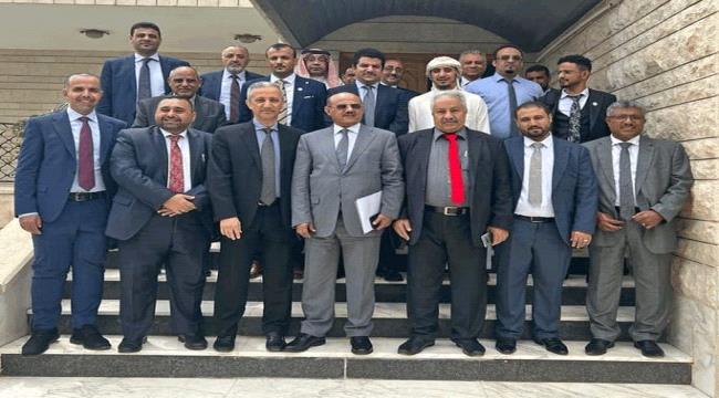 
                     محافظ البنك المركزي يترأس اجتماع برؤساء مجالس إدارات البنوك اليمنية