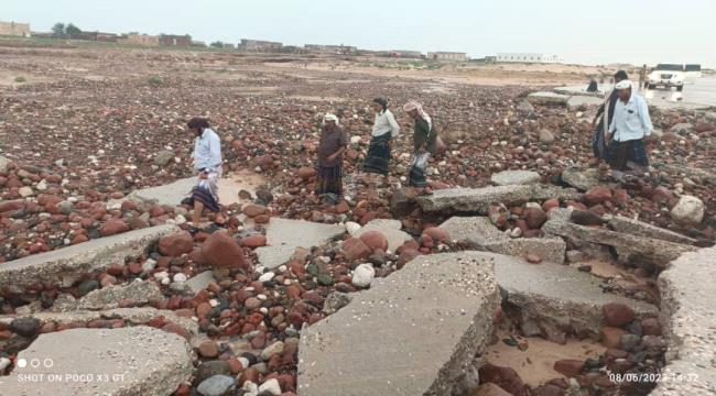 
                     منخفض جوي يلحق اضرار بالغة بممتلكات المواطنين جنوب سقطرى