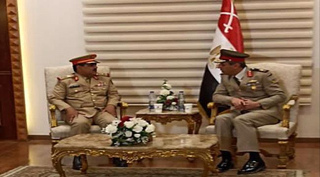 
                     وزير الدفاع يصل القاهرة في زيارة رسمية