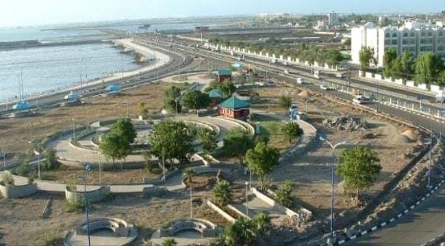 
                     خلافات بين قيادات حوثية تغلق مرفق حكومي في الحديدة