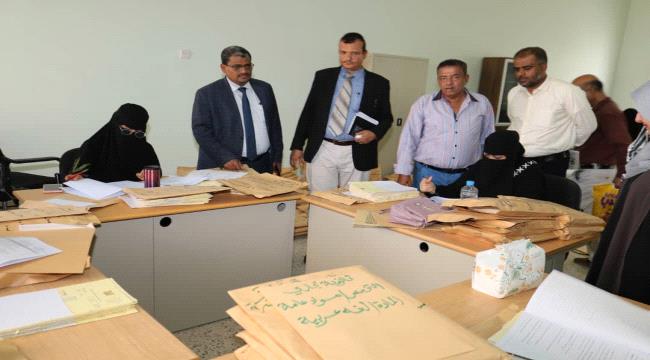 
                     المحولي يطلع على سير عمل لجان تصحيح الاختبارات الوزارية في عدن