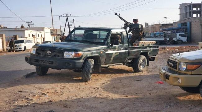 
                     الأجهزة الأمنية في المهرة تحبط محاولة تهريب أسلحة إلى الصومال