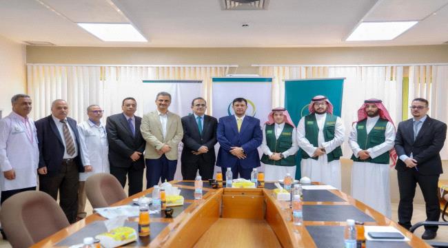 
                     النائب عبدالله العليمي يطلع على سير العمل في مستشفى عدن